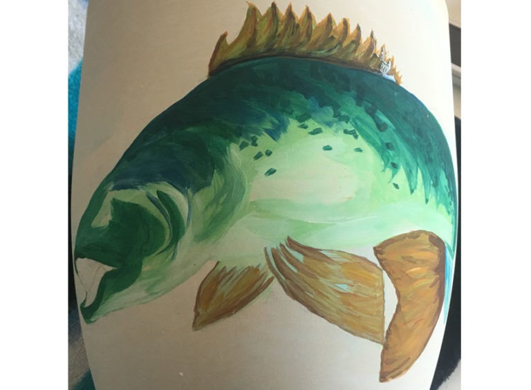 Zanderurne - Rohform des Fisches mit den Grundfarben flächig vordefiniert